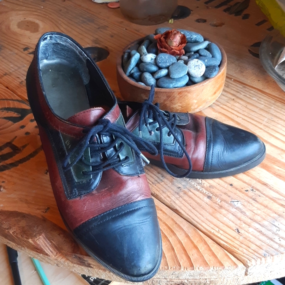 VINTAGE genuine leather shoes